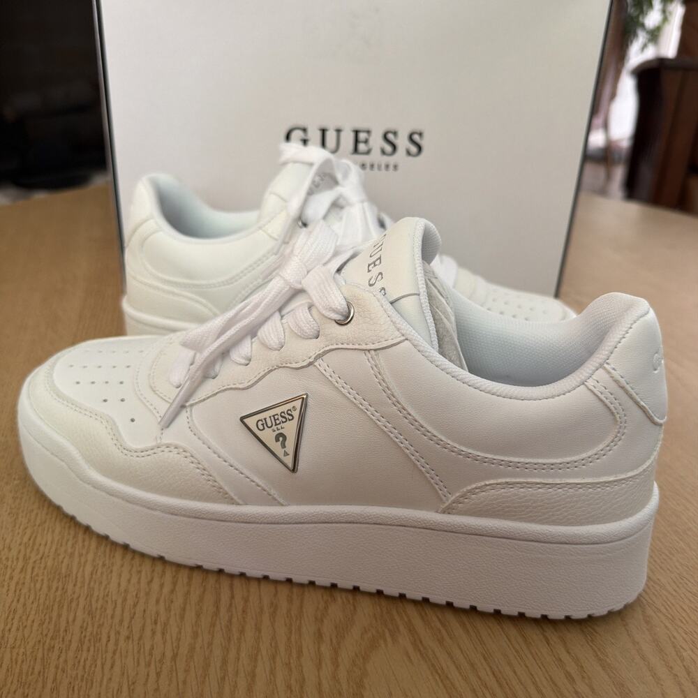 Guess Miram Womens 9 White Platform Court Sneakers GWMIRAM NWB